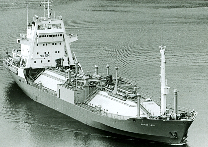 OSL33619790120001 LADY