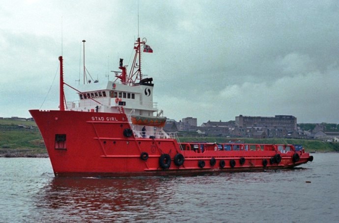 OSL43919760120001 STAD GIRL
